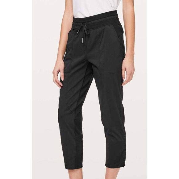 49 LULULEMON DANCE STUDIO BLACK UNLINED CROP CAPRI JOGGERS PANTS sz 4